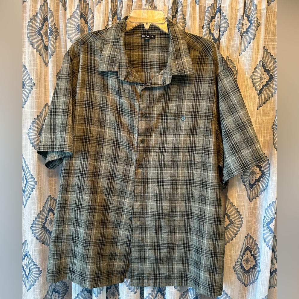 Men’s short sleeve dress shirt